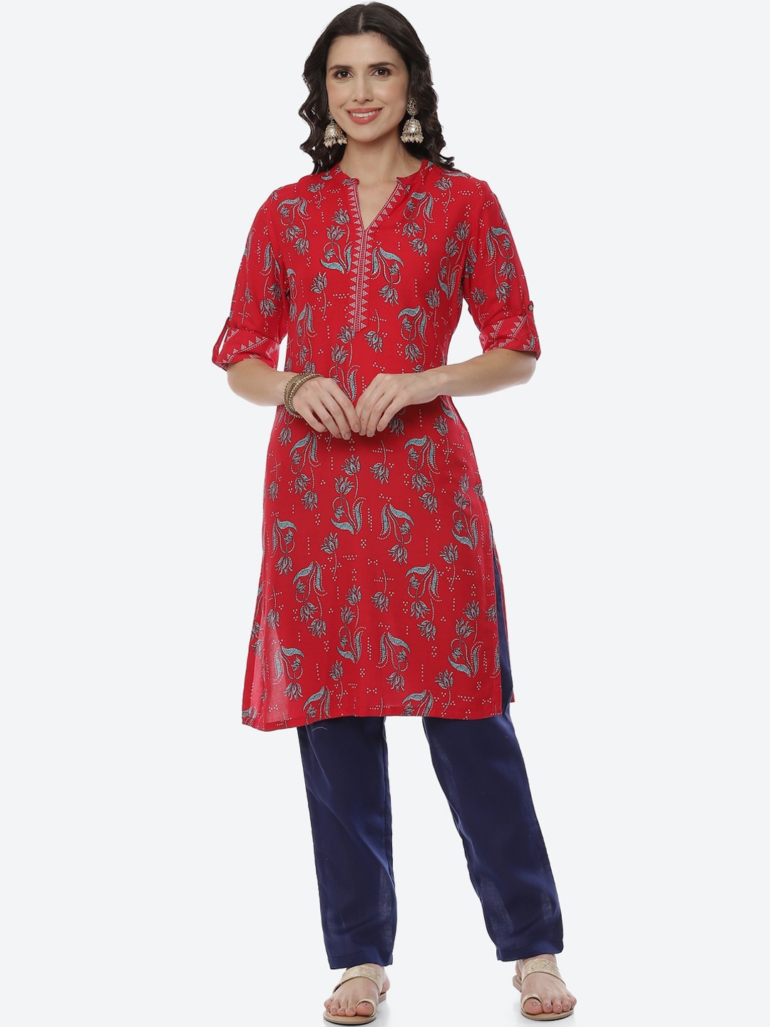

Rangriti Women Red Floral Printed Straight Kurta