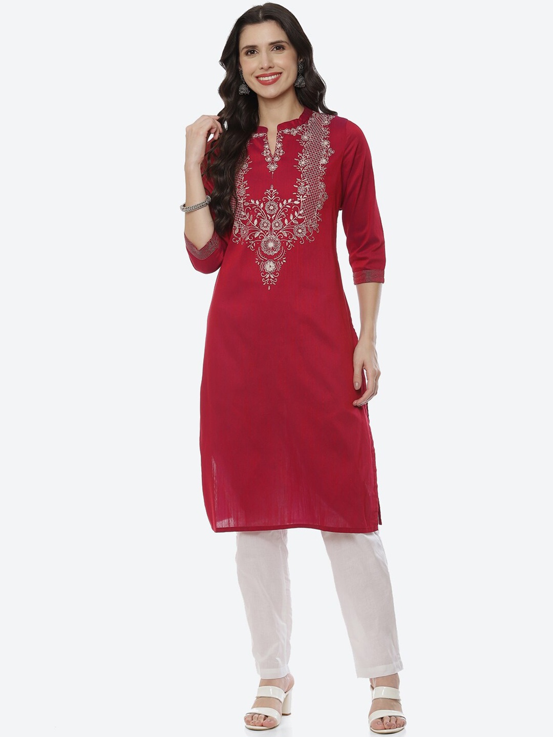 

Rangriti Women Magenta Floral Yoke Design Thread Work Kurta