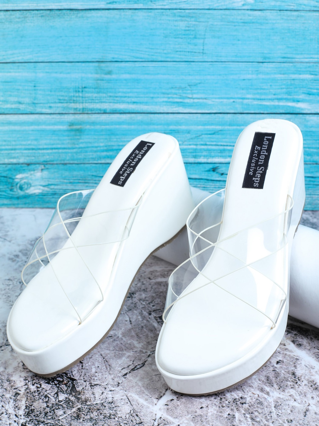 

LONDON STEPS White Wedge Pumps