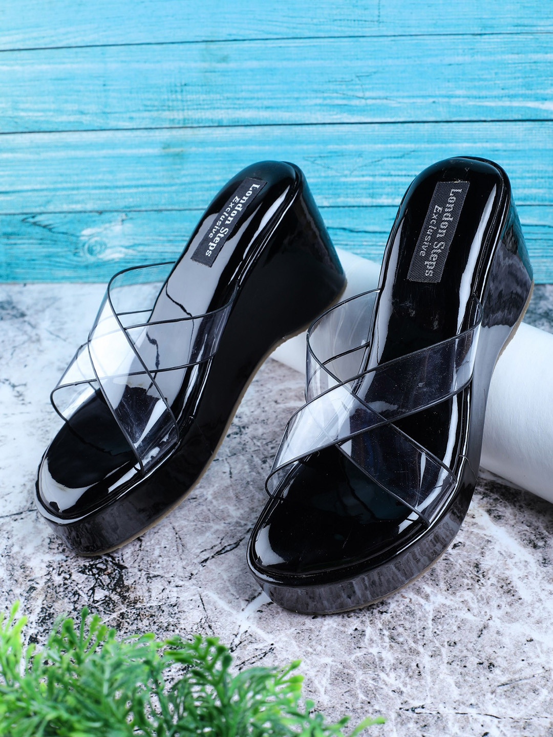 

LONDON STEPS Black Wedge Sandals