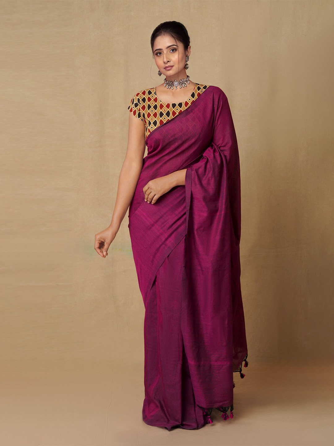 

Unnati Silks Pink Woven Design Pure Linen Jamdani Saree