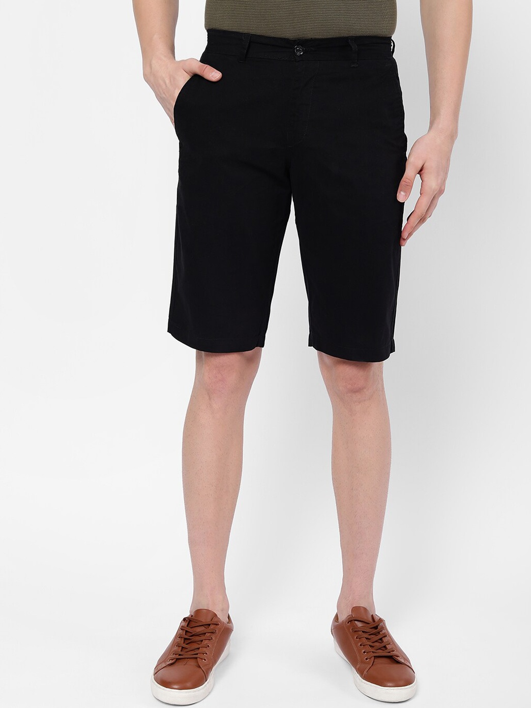 

R&B Men Black Solid Mid-Rise Shorts