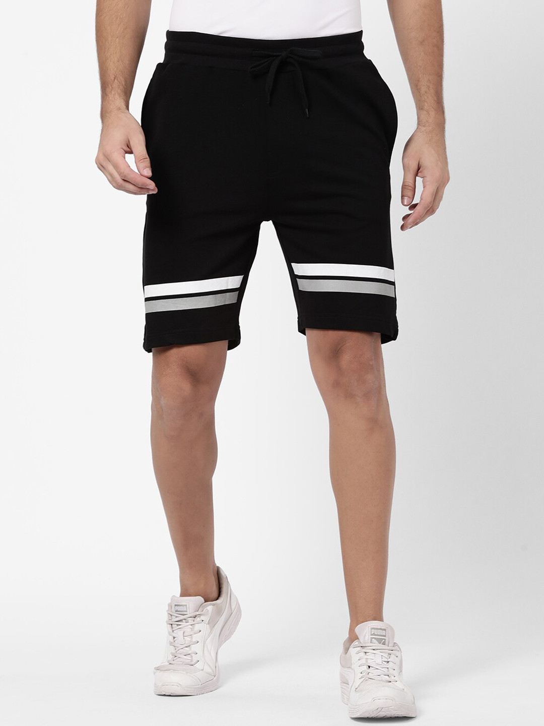 

R&B Men Black Solid Shorts