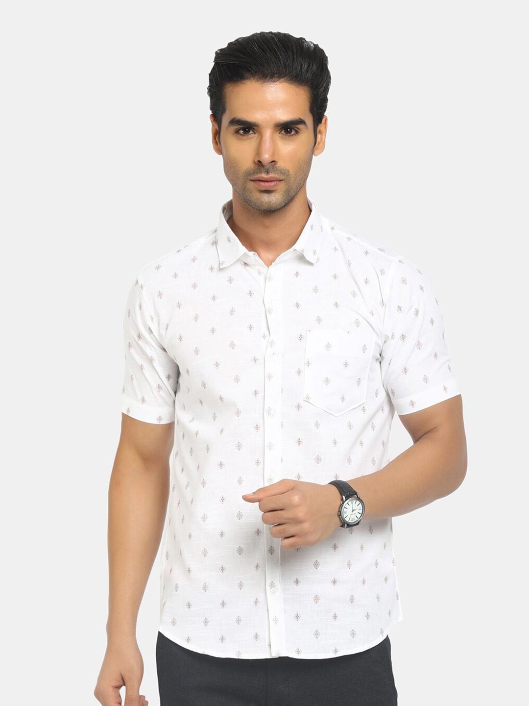 

V-Mart Men White Classic Slim Fit Printed Casual Shirt