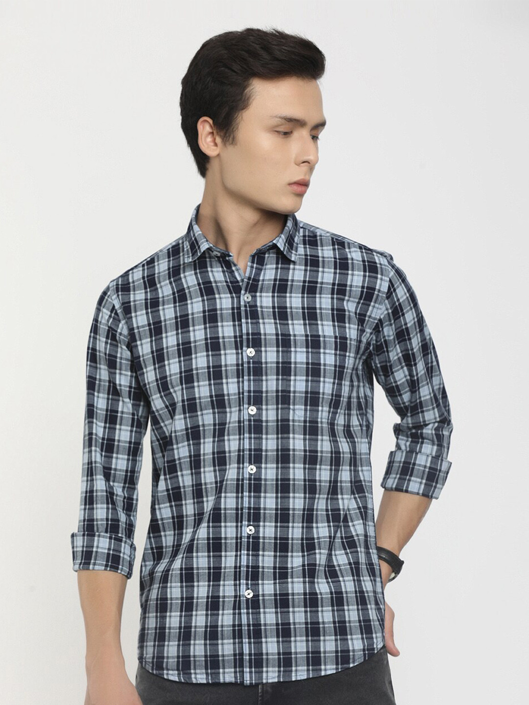 

V-Mart Men Blue Classic Tartan Checks Checked Casual Shirt