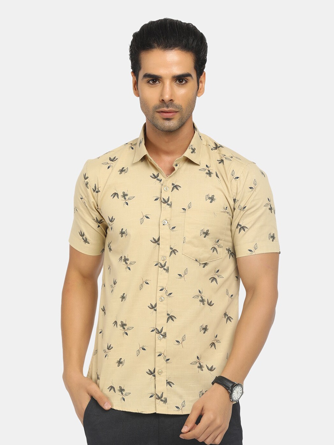 

V-Mart Men Khaki Floral Printed Cotton Classic Slim Fit Casual Shirt