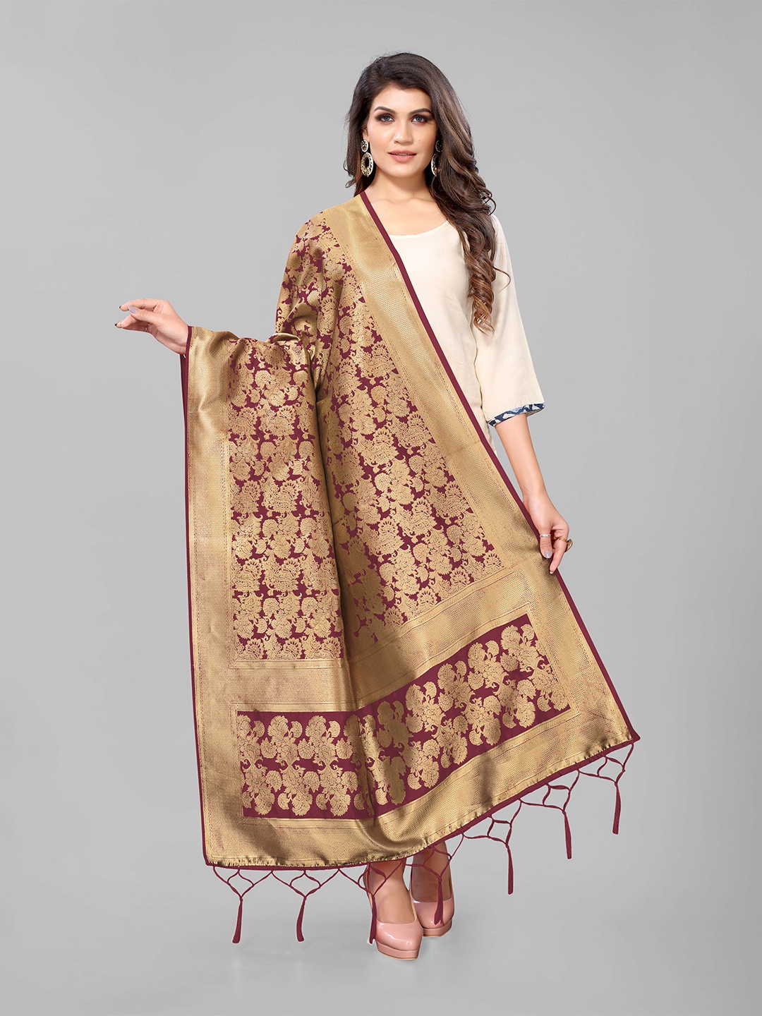 

Kasak Maroon & Gold-Toned Woven Design Art Silk Dupatta