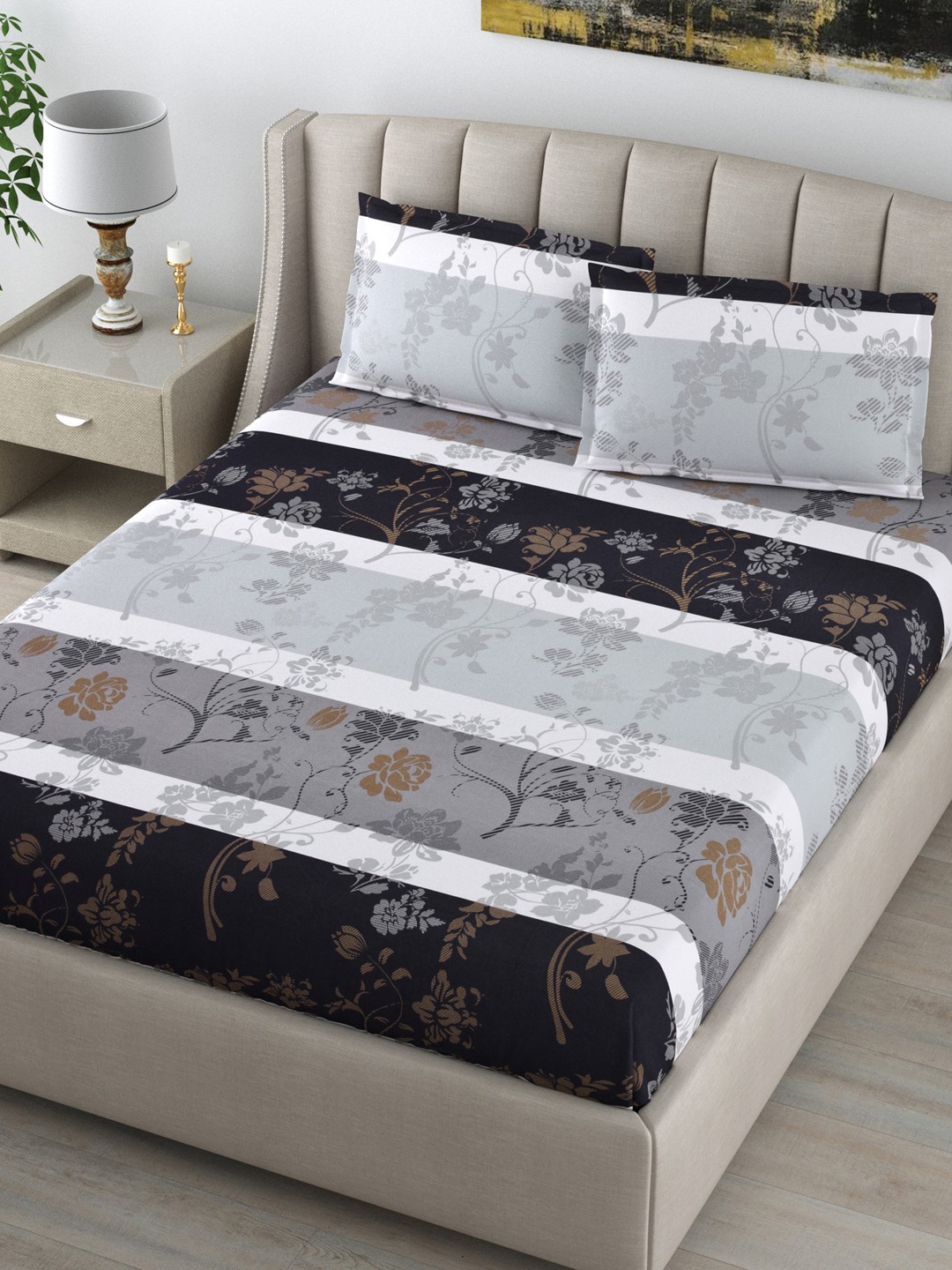 

DREAM WEAVERZ Unisex Grey Floral 220 TC Cotton King Bedsheet with 2 Pillow Covers