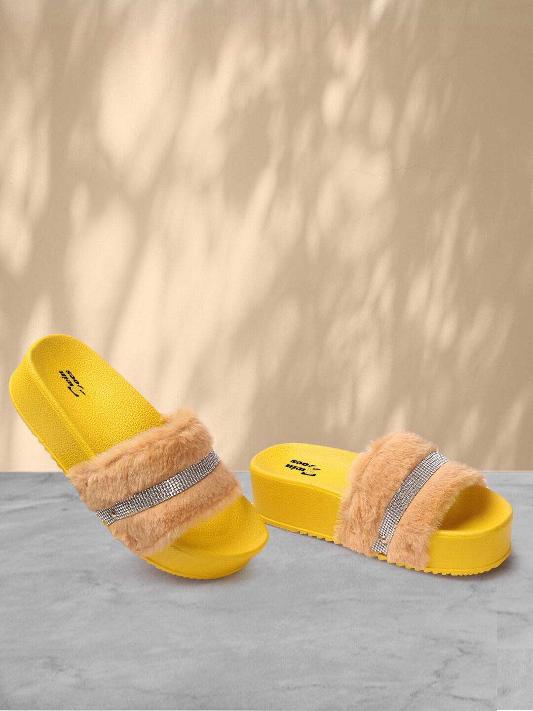 

TWIN TOES Women Yellow & Silver-Toned Embellished Sliders