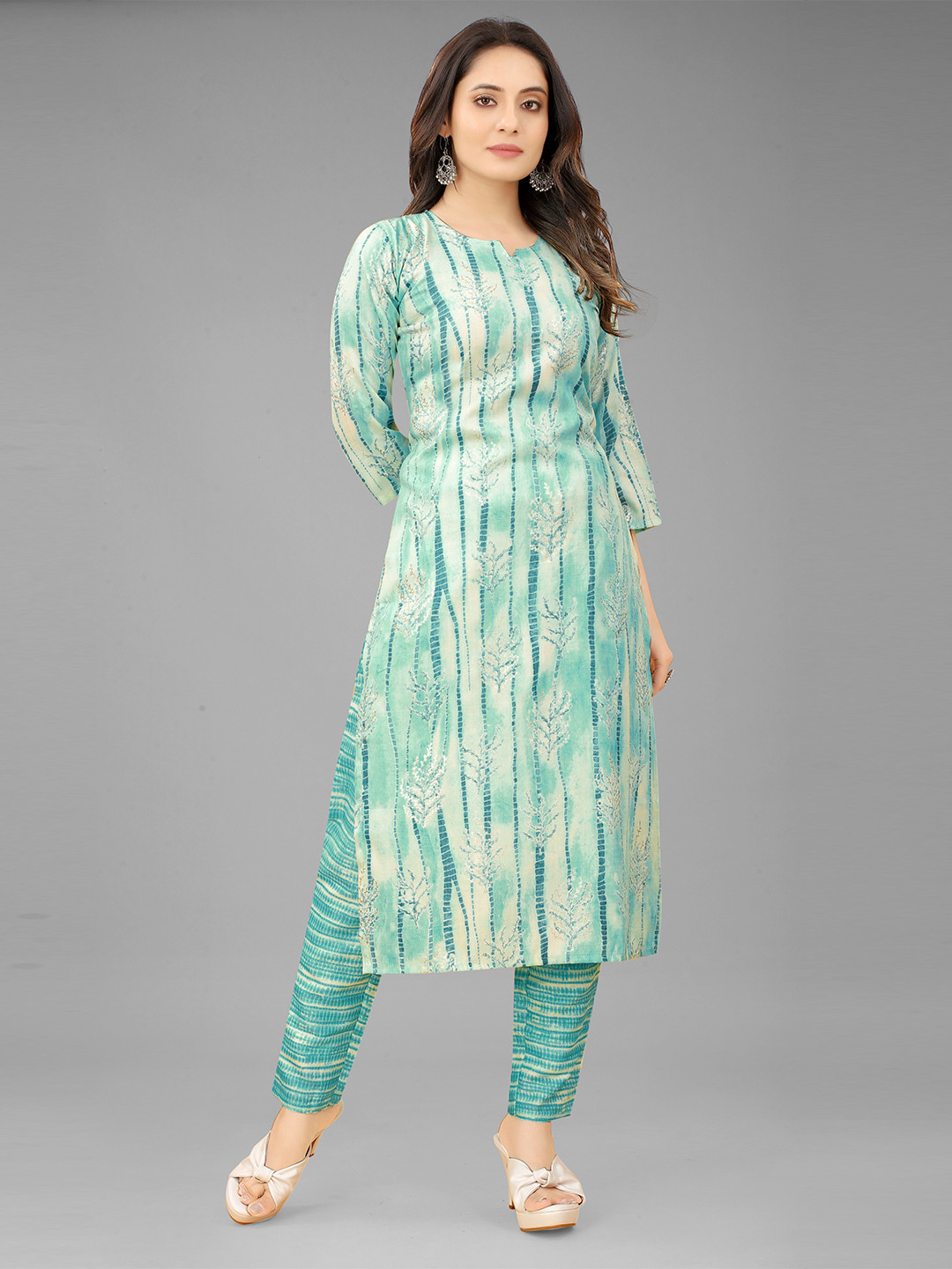

GUNVANTI FAB Women Turquoise Blue Printed Pure Cotton Kurta with Trousers