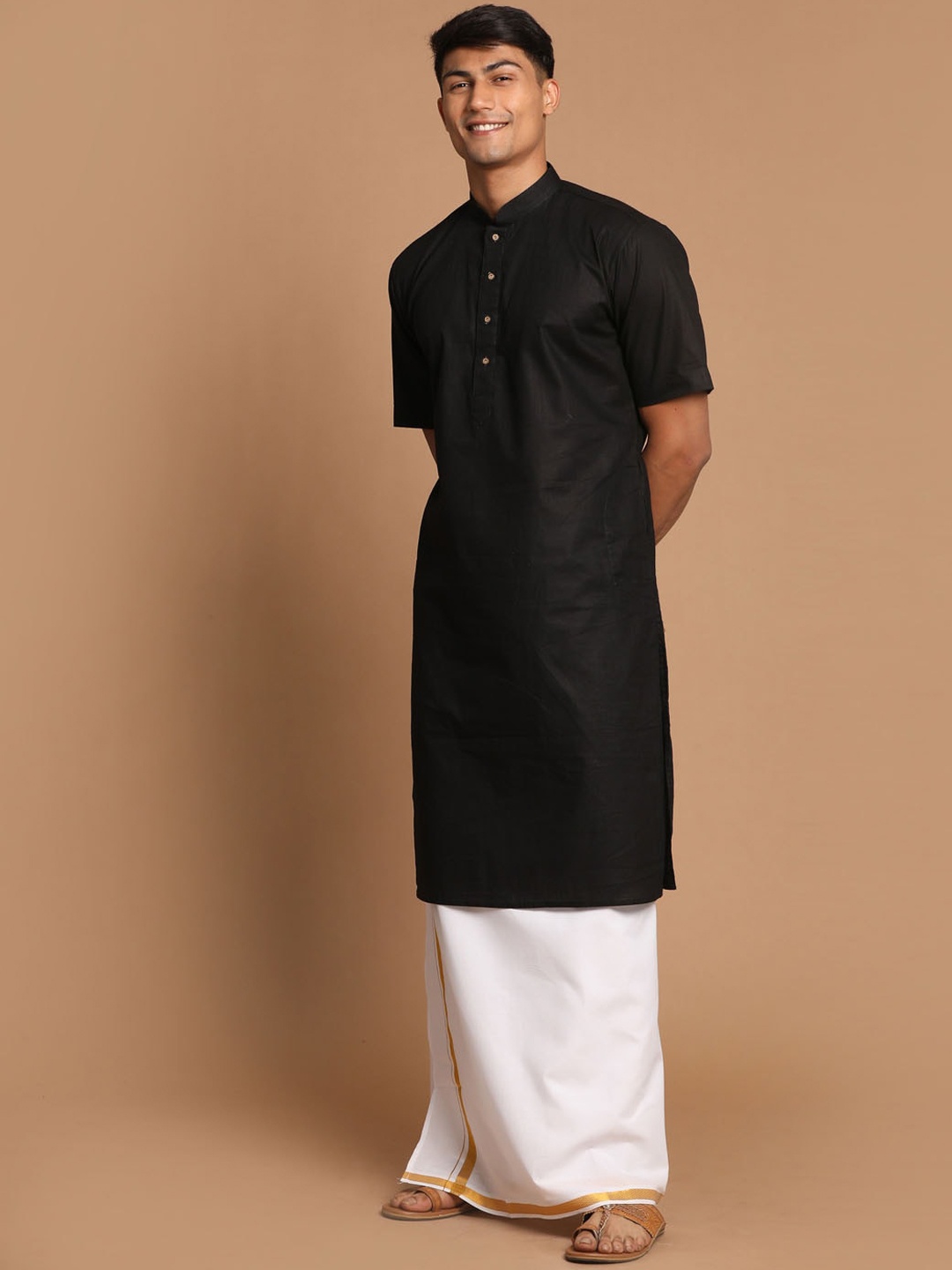 

VASTRAMAY Men Solid Pure Cotton Kurta & Mundu Set, Black