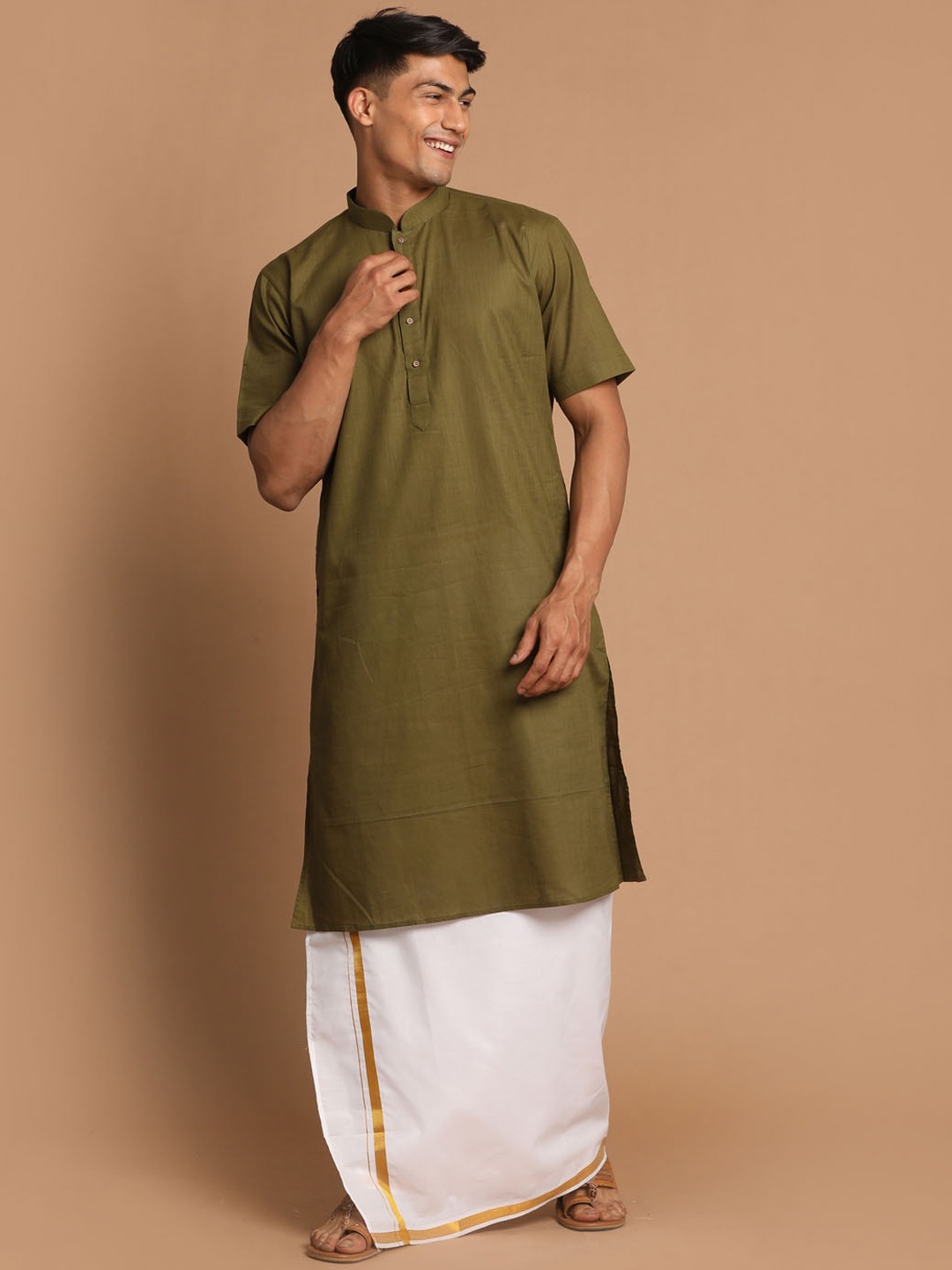 

VASTRAMAY Men Solid Cotton Linen Kurta & Mundu Set, Olive