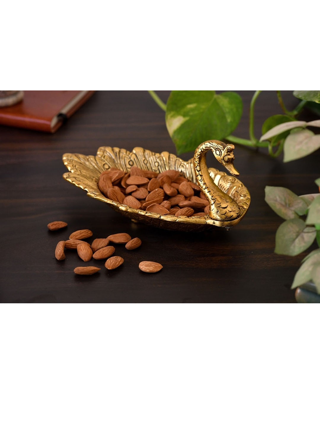 

Fashion Bizz Gold-Toned Duck Shaped Tray