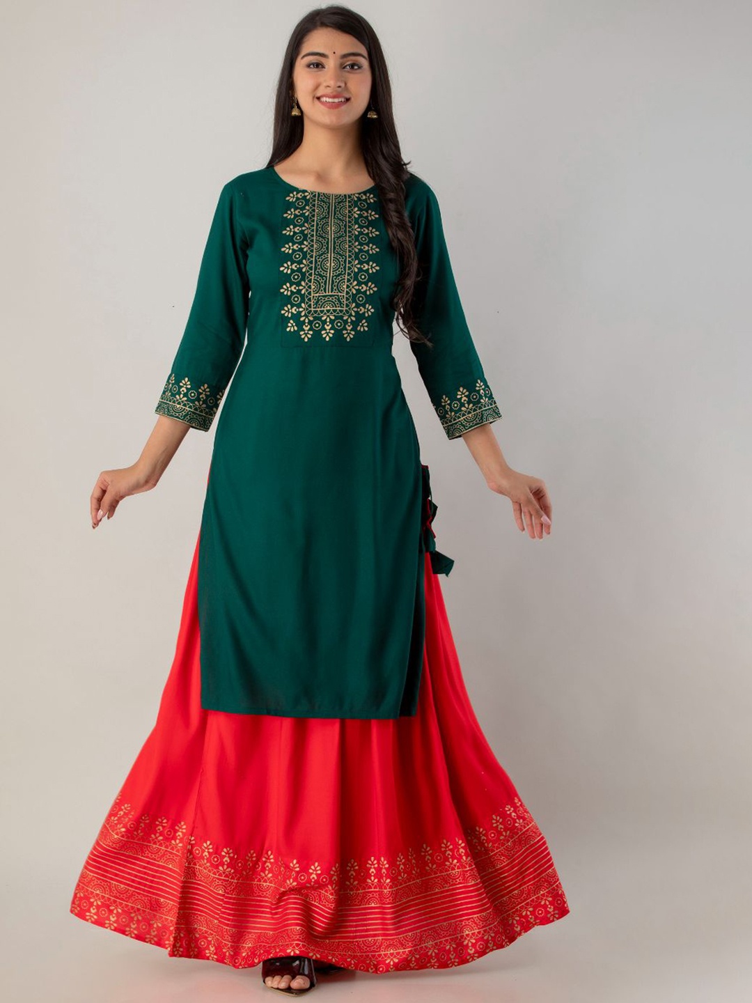 

FABISTA Women Green & Red Yoke Design Printed Kurta with Skirt