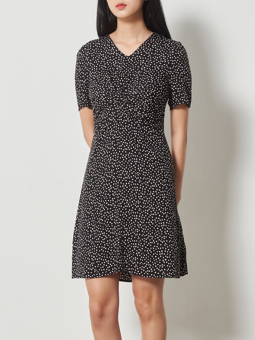 

8seconds Black & White Abstract Print Twisted Detail A-Line Dress
