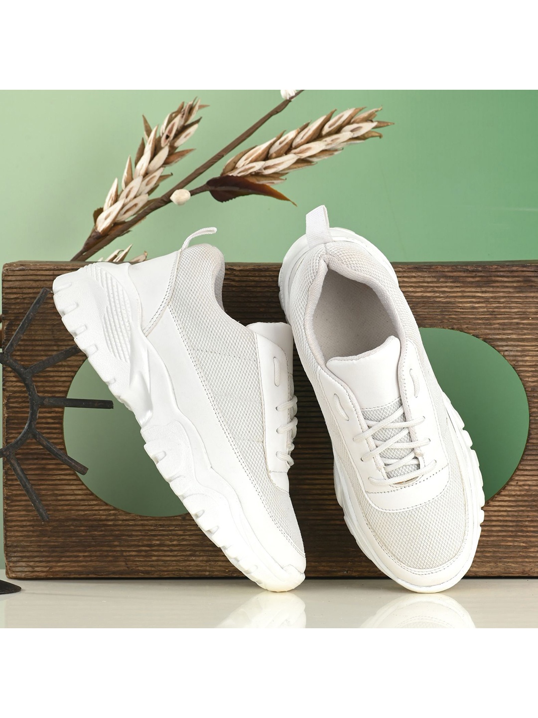 

AROOM Women White Colourblocked Sneakers