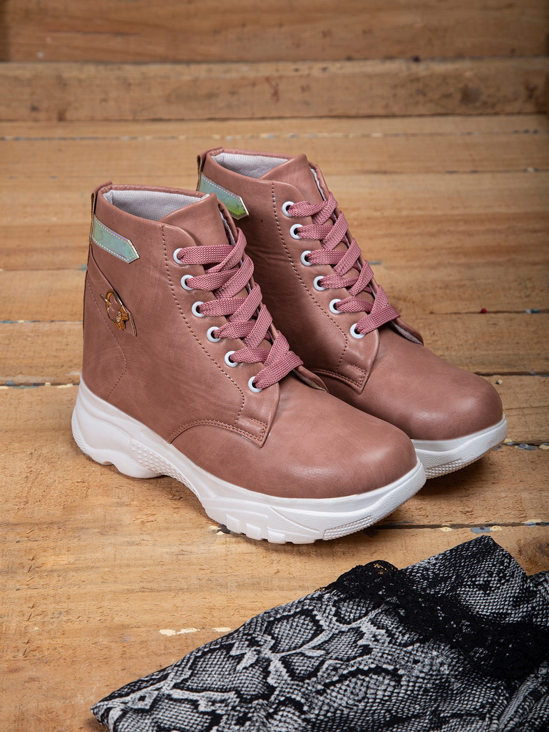 

AROOM Women Pink Sneakers