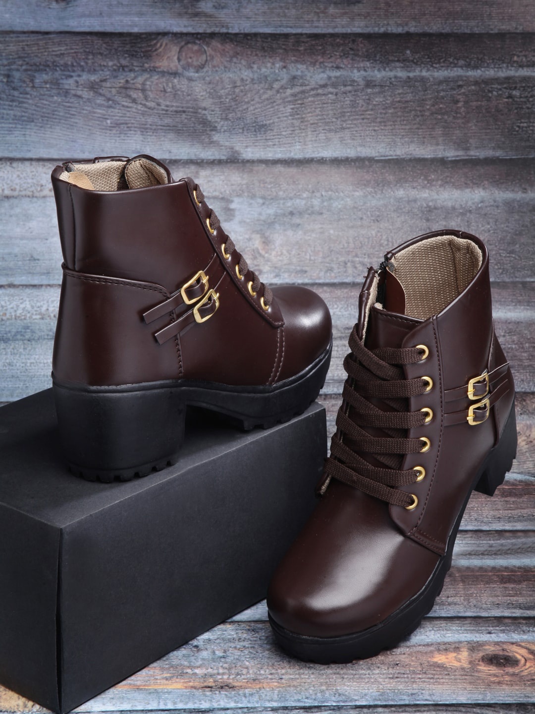 

AROOM Women Buckle Detail Heeled Mid-Top Chunky Boots, Brown