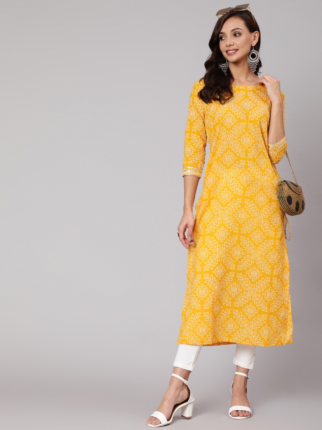 

Nayo Women Yellow Bandhani Dyed Pathani Kurta