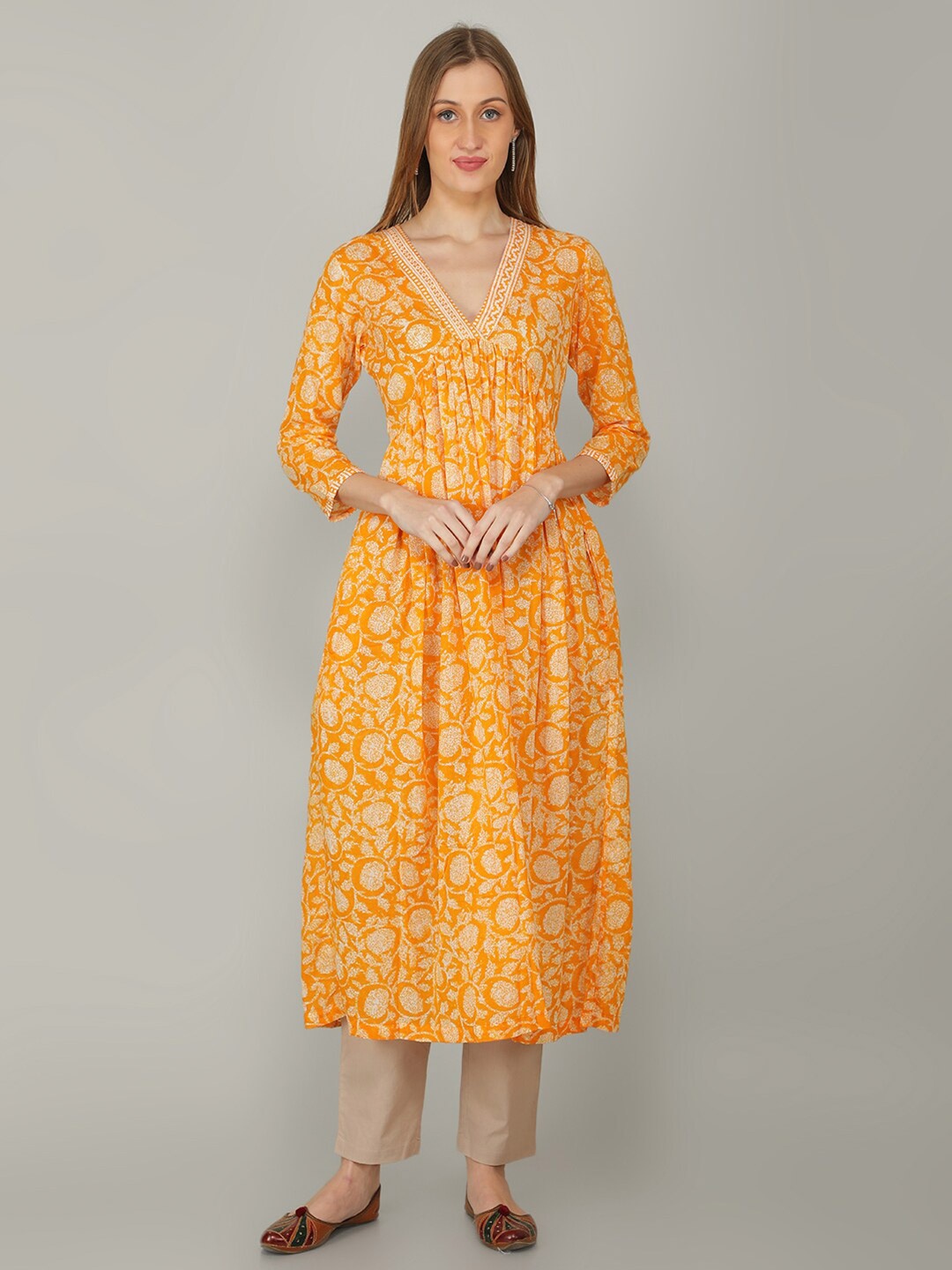 

NAVIYATA Orange Ethnic Motifs Kurti Set