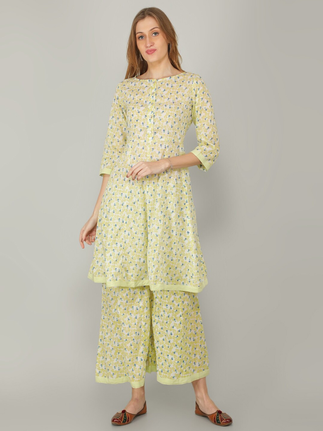 

NAVIYATA Women Yellow Floral Printed Kurta with Trousers
