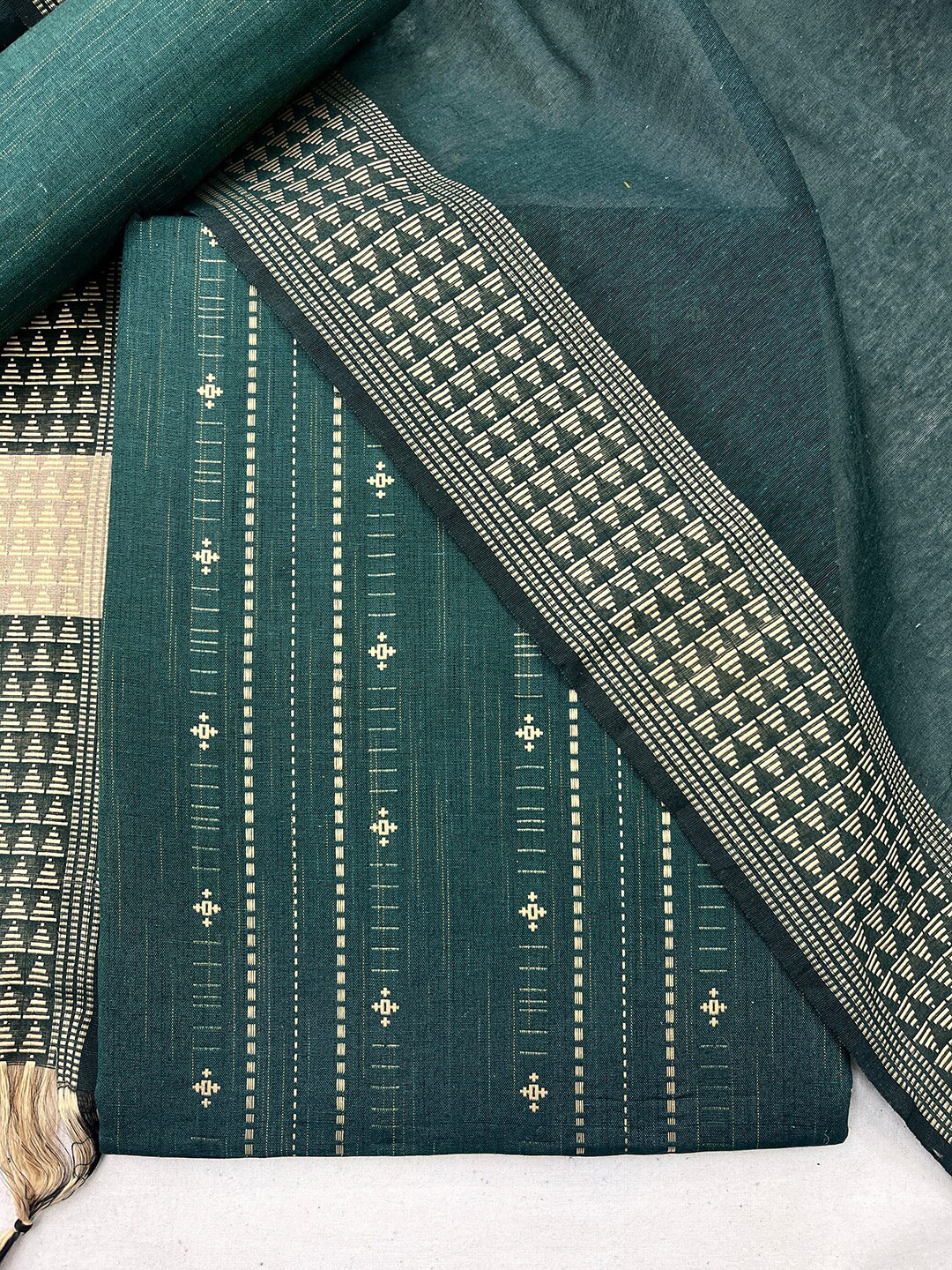 

Kvsfab Green & Beige Unstitched Dress Material