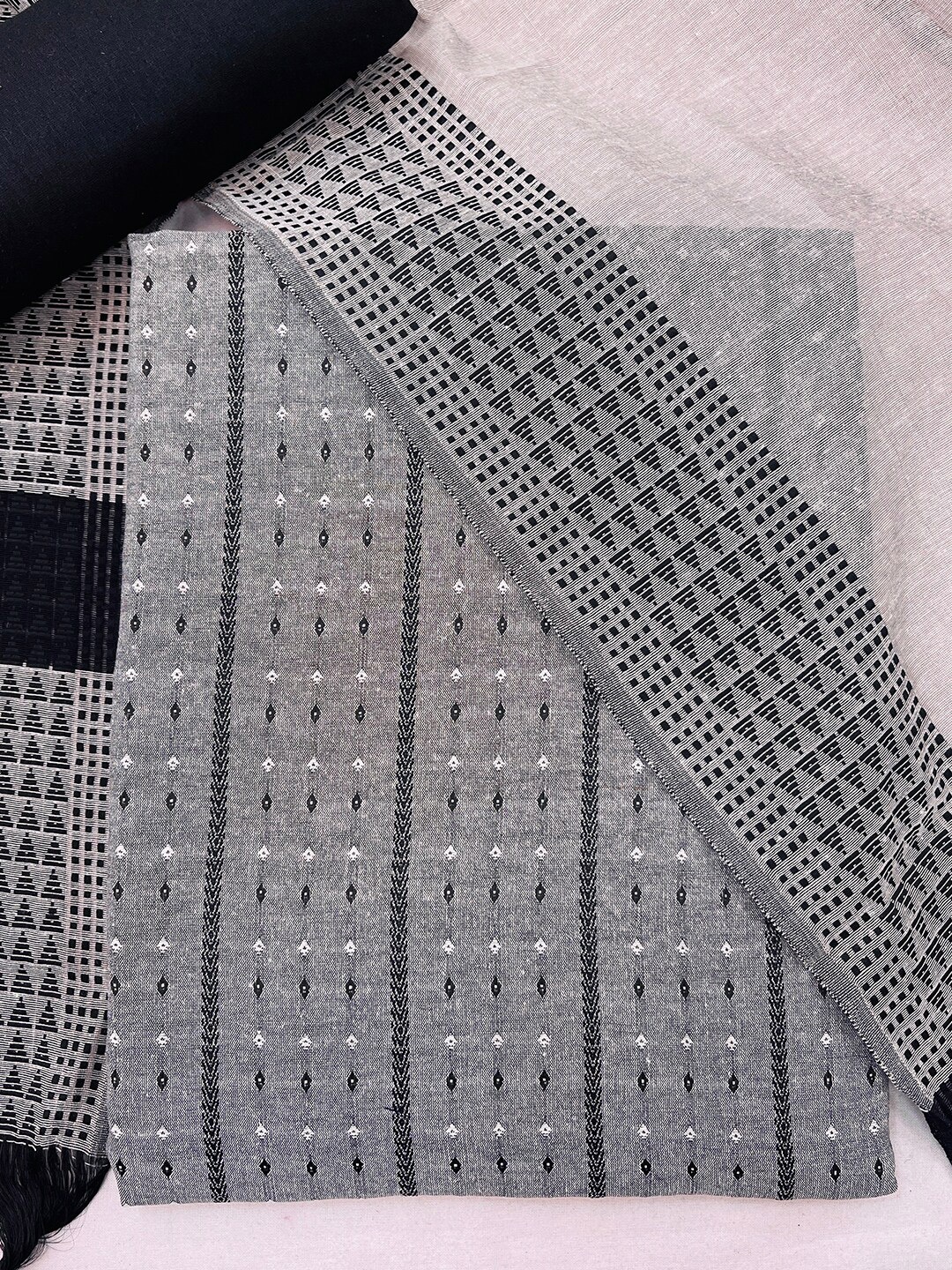 

Kvsfab Grey & Black Unstitched Dress Material