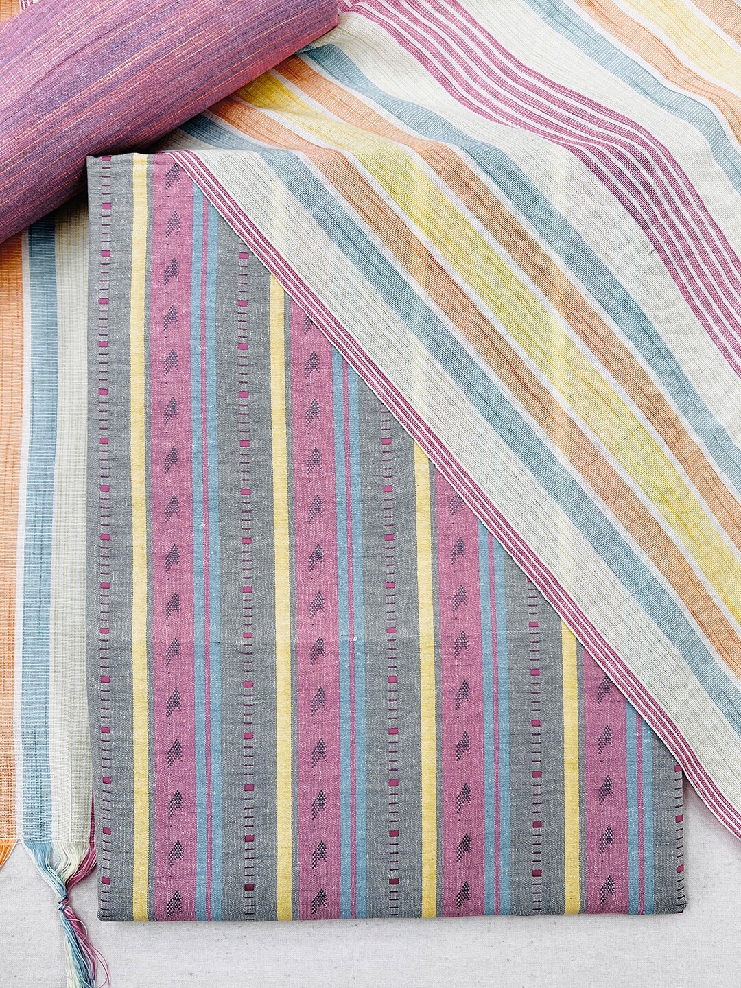 

Kvsfab Pink & Grey Unstitched Dress Material