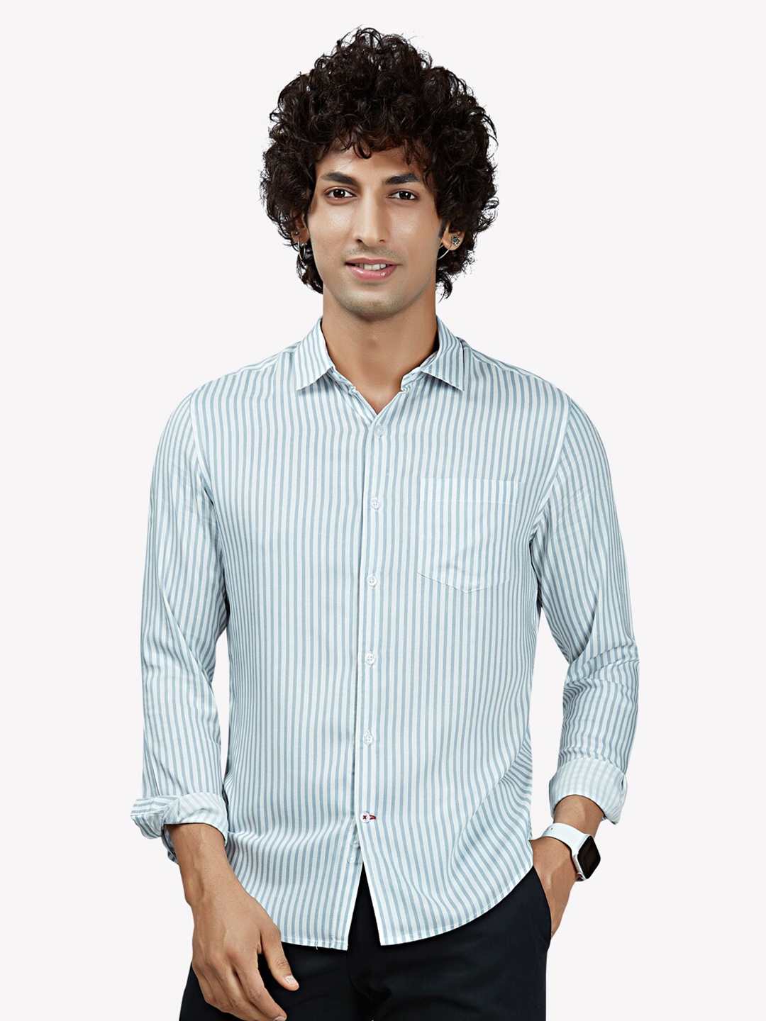

VASTRADO Men Blue Relaxed Striped Cotton Casual Shirt
