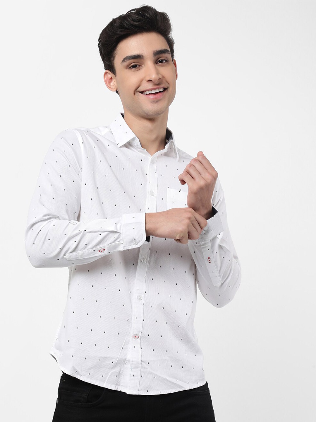 

VASTRADO Men White Relaxed Printed Regular Fit Cotton Casual Shirt