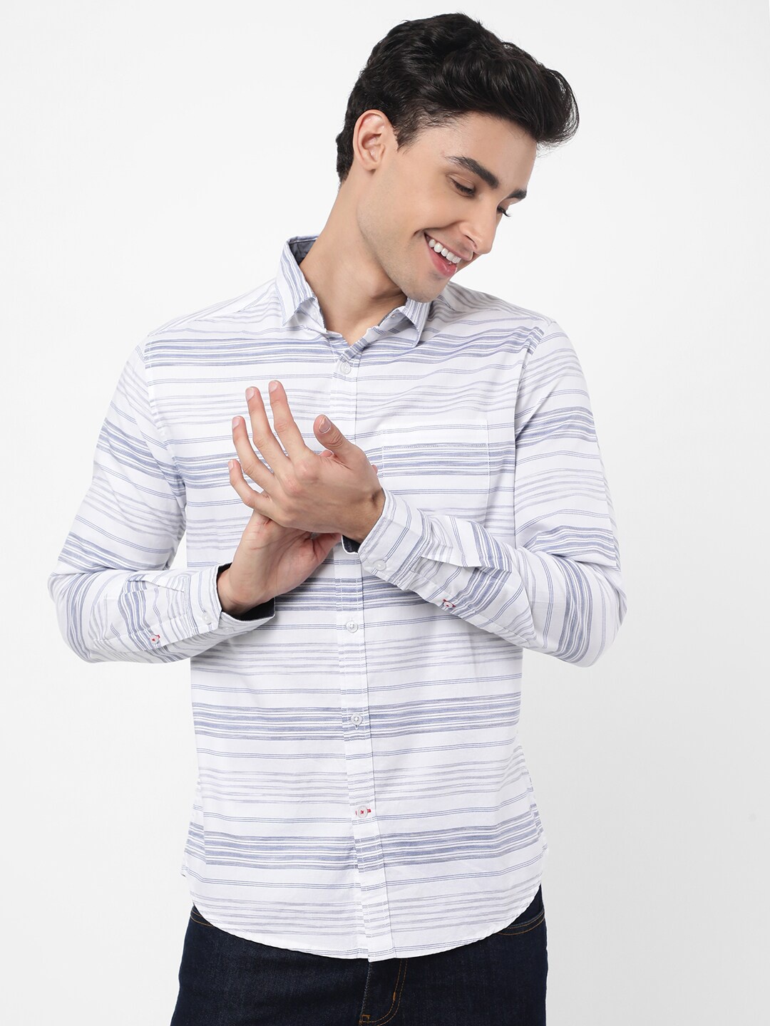 

VASTRADO Men White Relaxed Horizontal Stripes Striped Casual Shirt