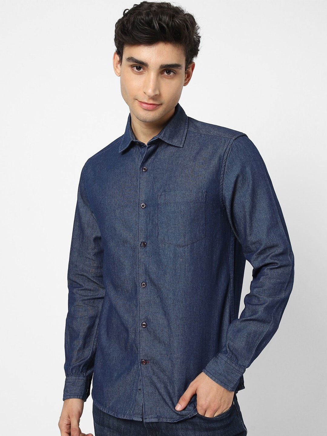 

VASTRADO Men Blue Relaxed Denim Casual Shirt