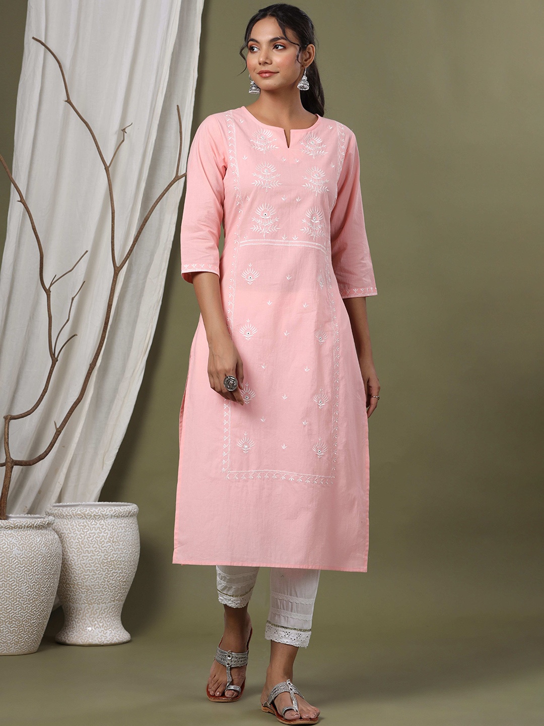 

Juniper Women Pink Ethnic Motifs Embroidered Keyhole Neck Thread Work Kurta