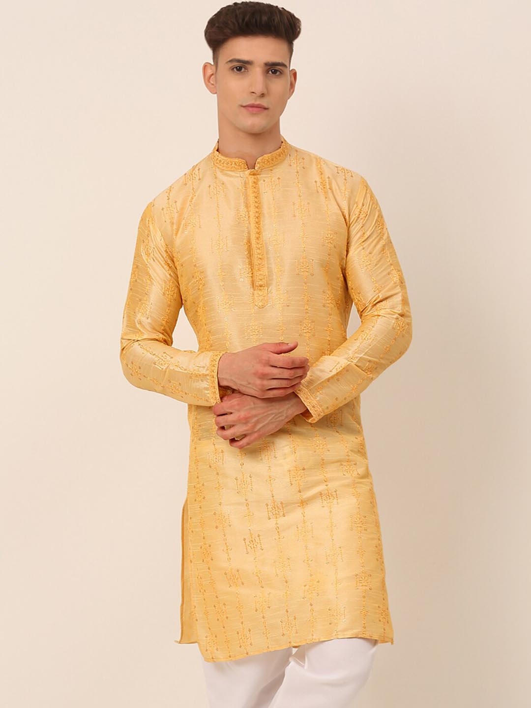 

Jompers Men Gold-Toned Floral Embroidered Kurta