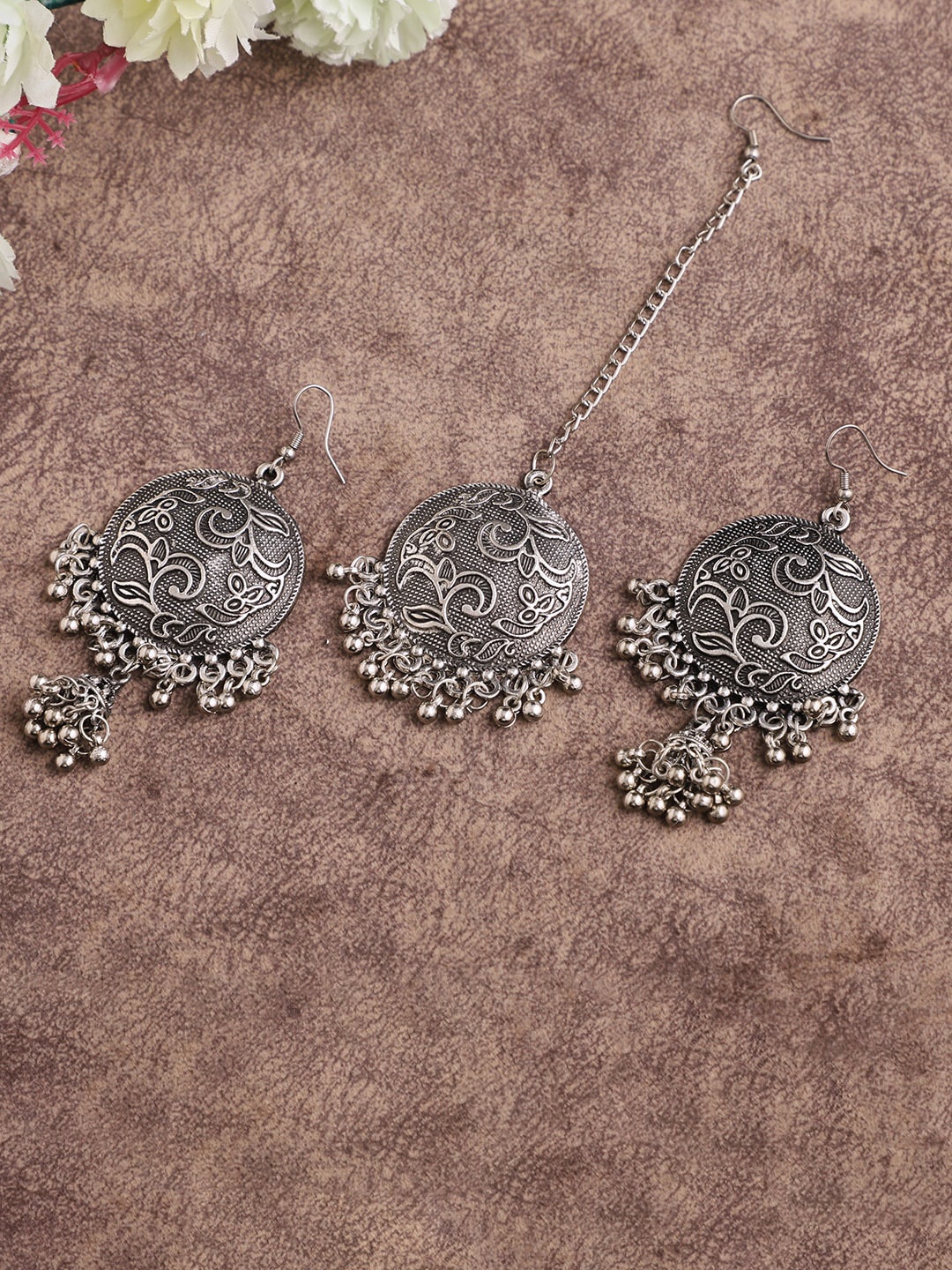 

VENI Silver-Plated Oxidised Beaded Earrings & Maang Tika