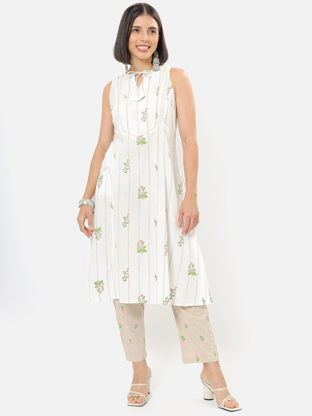 

Saaki Women White Printed Pure Cotton Kurta with Trousers
