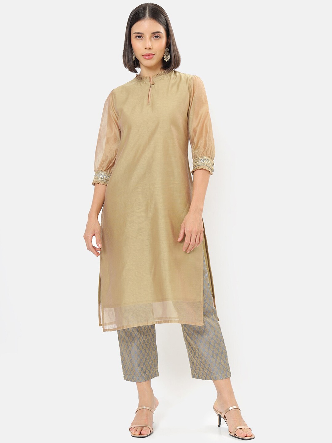 

Saaki Women Beige Kurti with Trousers