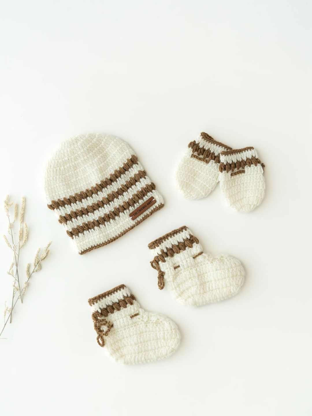 

The Original Knit Kids White & Brown Acrylic Beanie Booties & Mittens