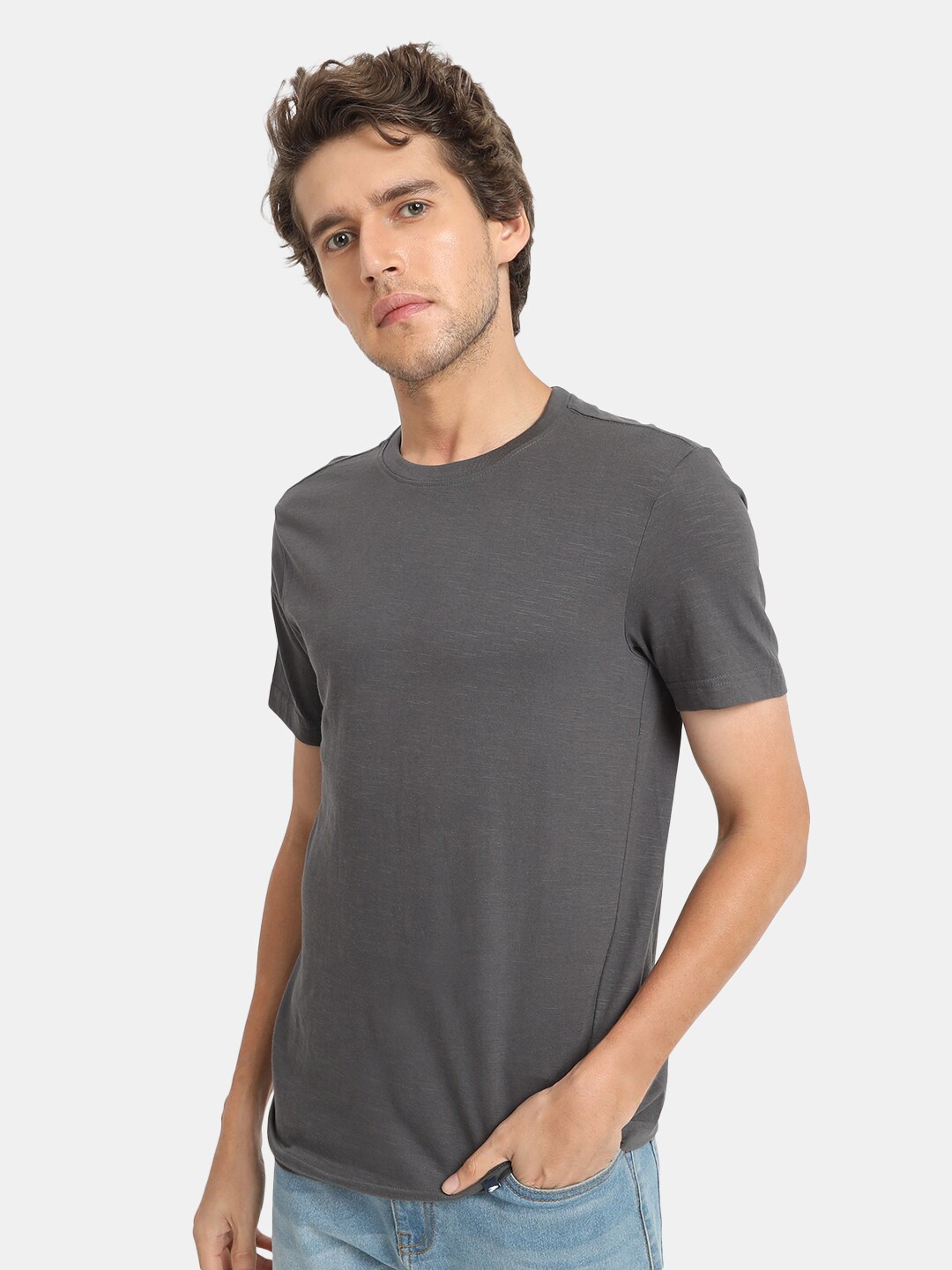 

VASTRADO Men Grey Cotton T-shirt