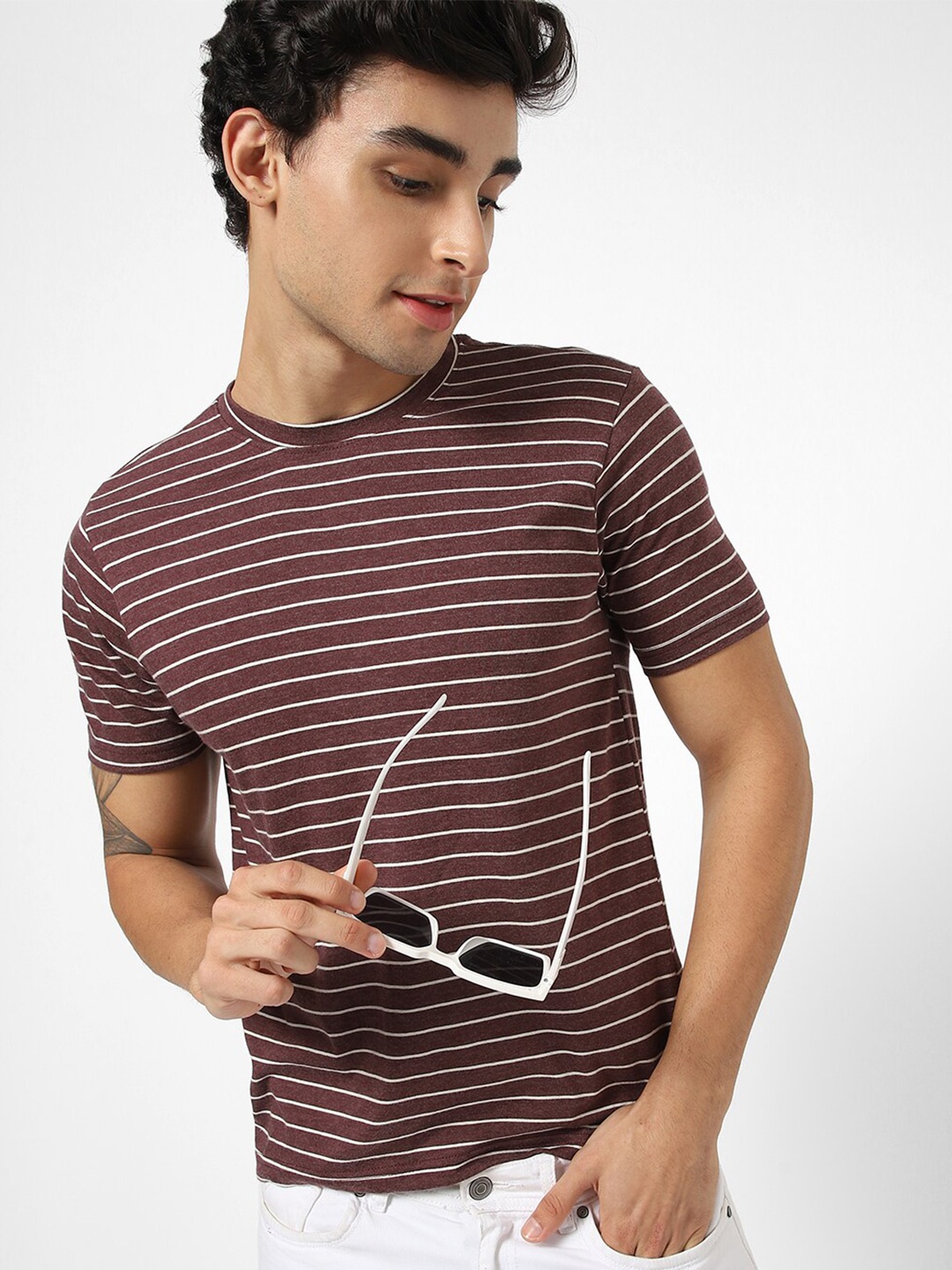 

VASTRADO Men Maroon Striped T-shirt
