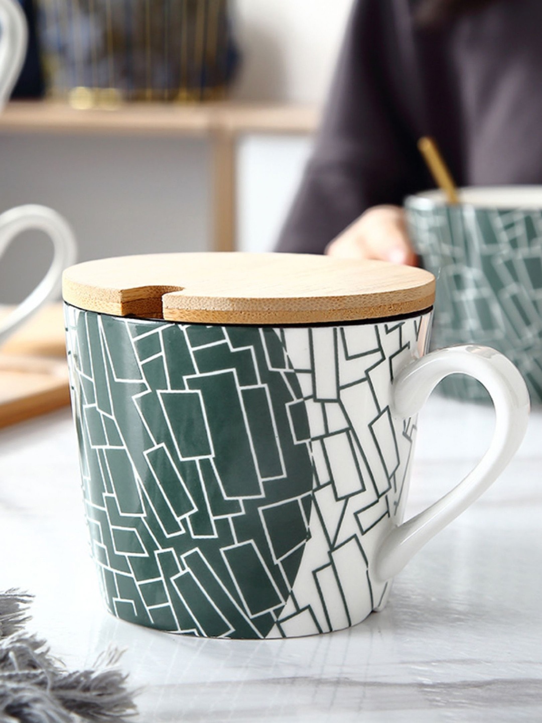 

Nestasia Green and White Classic Mug With Wooden Lid