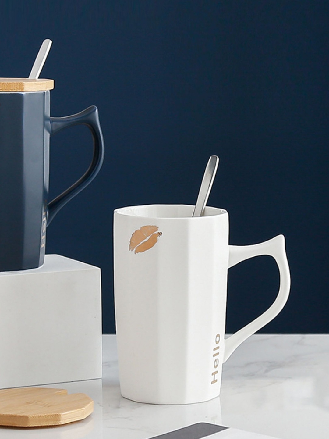 

Nestasia White & Gold-Toned Printed Glossy Ceramic Cup With Lid and Spoon
