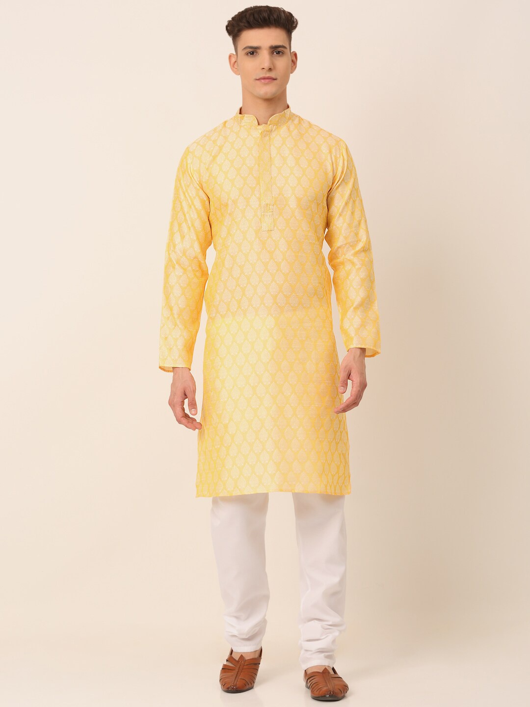 

Jompers Men Gold-Toned Ethnic Motifs Kurta with Pyjamas