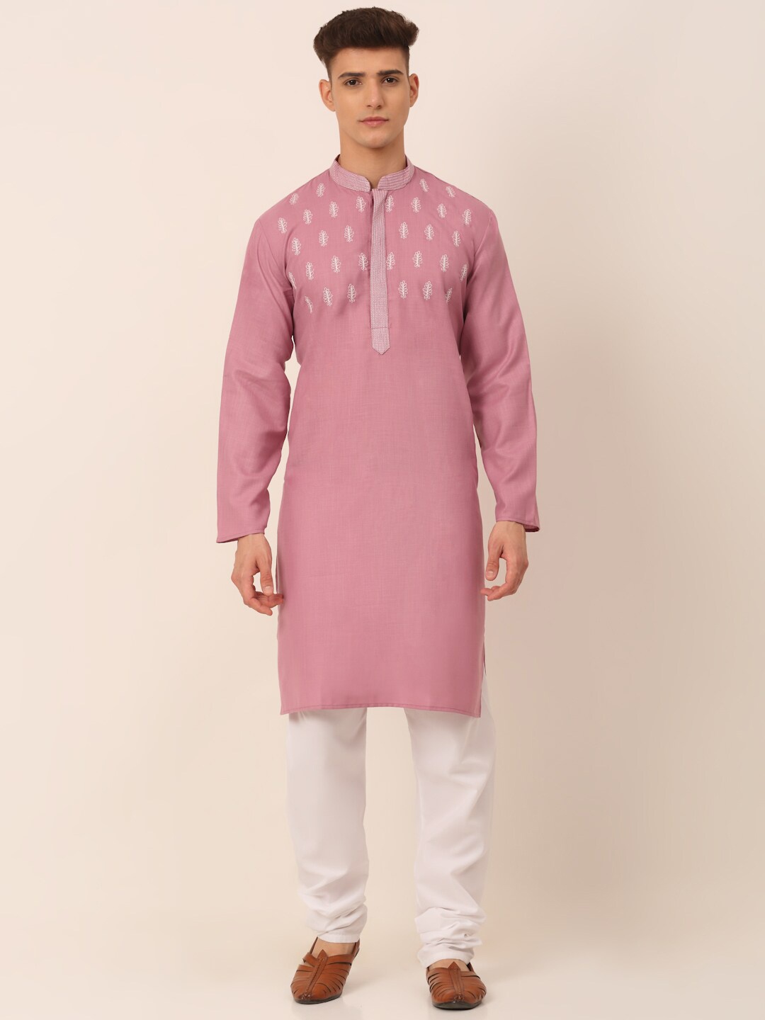 

Jompers Men Pink & White Floral Thread Work Pure Cotton Kurta with Pyjamas