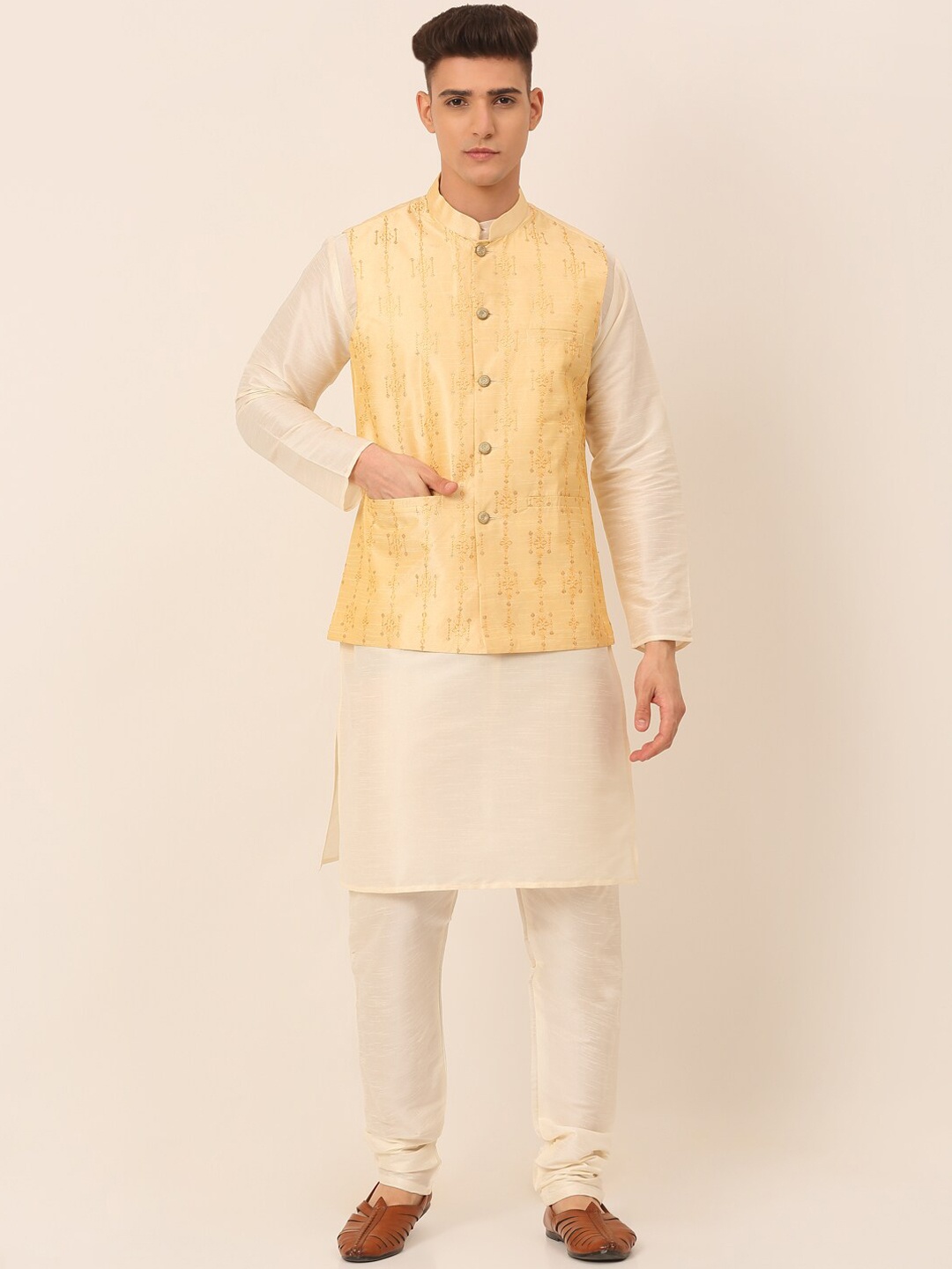 

Jompers Men Gold-Toned Sequinned Kurta with Pyjamas