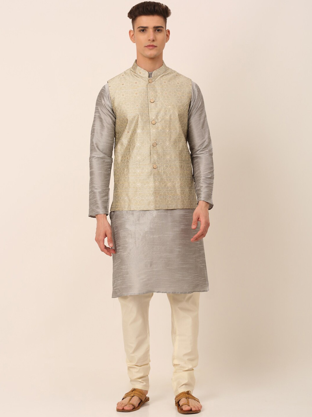 

Jompers Men Grey Kurta, Churidar & Nehru Jacket