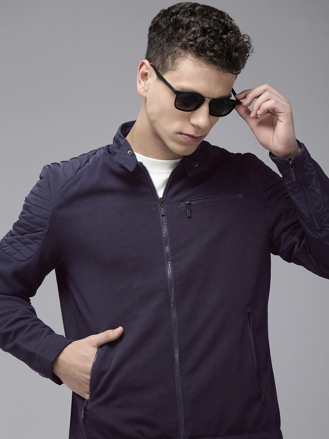 

Arrow Solid Lightweight Long Sleeves Tailored Jacket, Navy blue