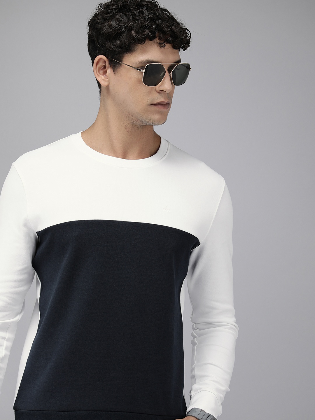 

Arrow Round Neck Long Sleeves Colourblocked Sweatshirt, White