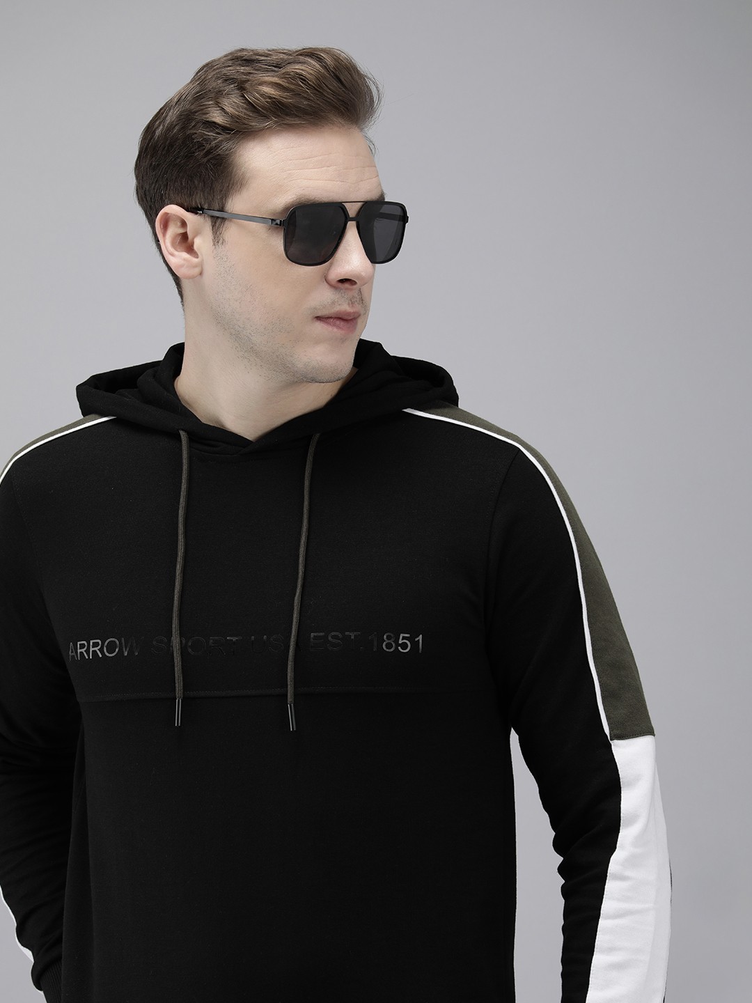 

Arrow Long Sleeves Printed Hooded Sweatshirt, Black
