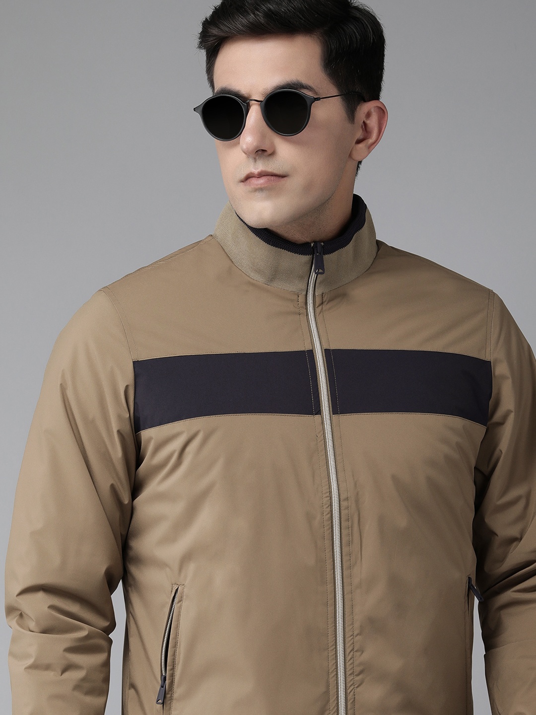 

Arrow Men Solid Lightweight Quilted Jacket With Single Block Stripe Detail, Khaki